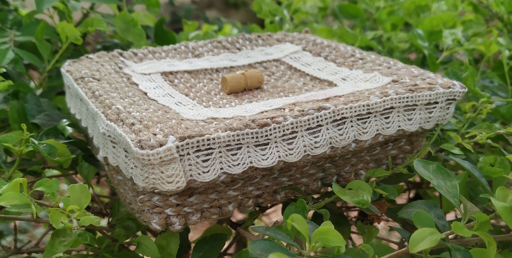 Jute Gift Box (5 X 4.5 X 1 (H) Inch) (Gift_Box-03)